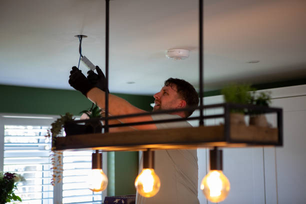 Best Affordable Emergency Electrician  in Struthers, OH